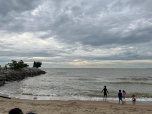 beach-near-amanjena