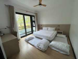 ausvilla kundasang - master bedroom
