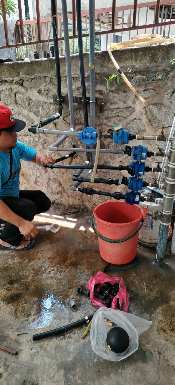 Tukar Paip Lama Yang Berkarat di Gugusan Mawar Kota Damansara